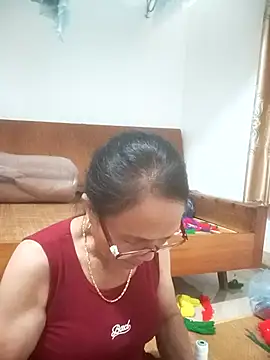 Snapshot of Vieekee chatting on 07.16.26 Vieekee online show from 07.16.26
