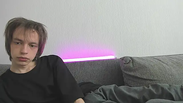 Snapshot of Nolan_Sagee chatting on 05.19.26 Nolan Sagee online show from 05.19.26