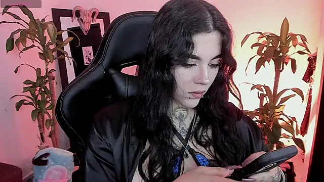 MissCharlottte 18 online show from 06.25.26