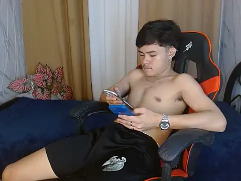 Snapshot of twink_dolores chatting on 06.11.26 twink dolores online show from 06.11.26