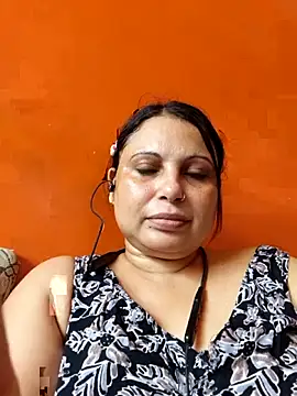 Snapshot of Ruhilove1 chatting on 05.18.26 Ruhilove1 online show from 05.18.26
