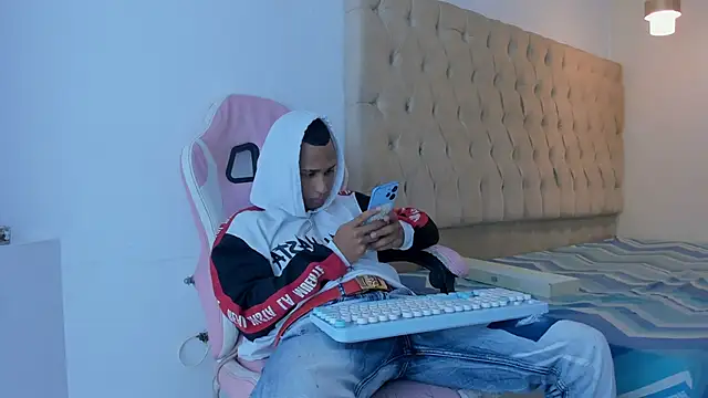 Supreme Badboy online show from 06.11.26