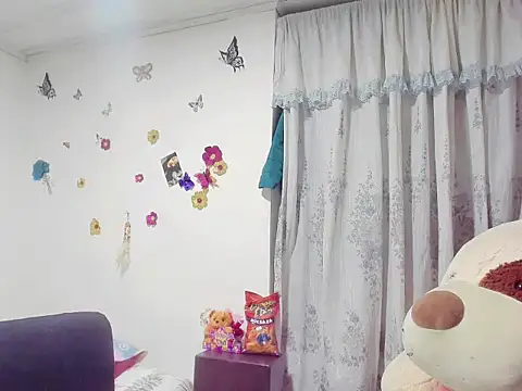 WhiteHot 18 online show from 05.26.26