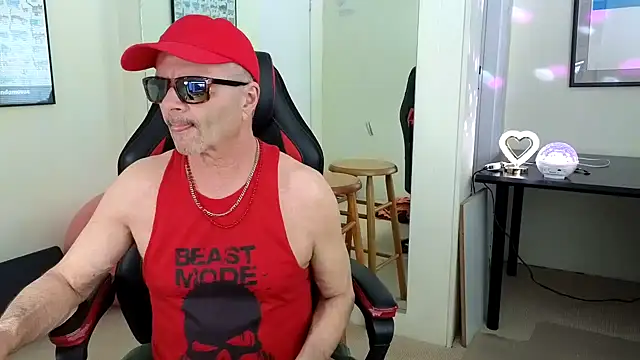 Snapshot of hotdadbod chatting on 12.30.24 hotdadbod online show from 12.30.24
