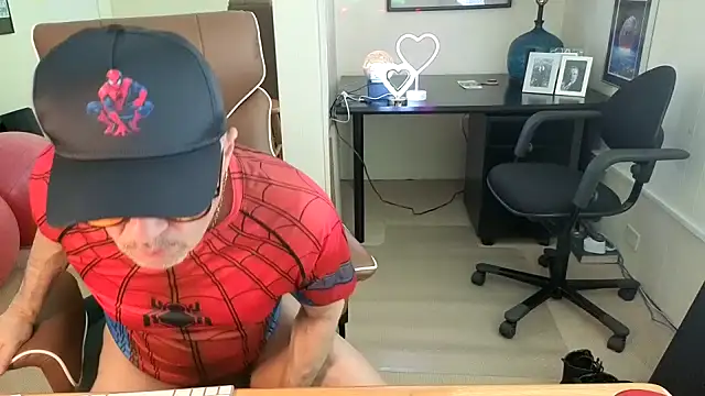 Snapshot of hotdadbod chatting on 02.05.26 hotdadbod online show from 02.05.26