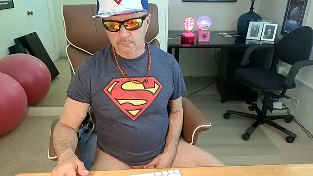 Snapshot of hotdadbod chatting on 02.26.26 hotdadbod online show from 02.26.26