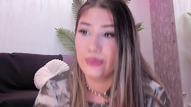Snapshot of VivianneNicole chatting on 05.14.26 VivianneNicole online show from 05.14.26