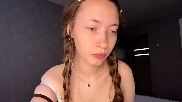 Snapshot of Emily_Mur_ chatting on 06.23.26 Emily Mur online show from 06.23.26