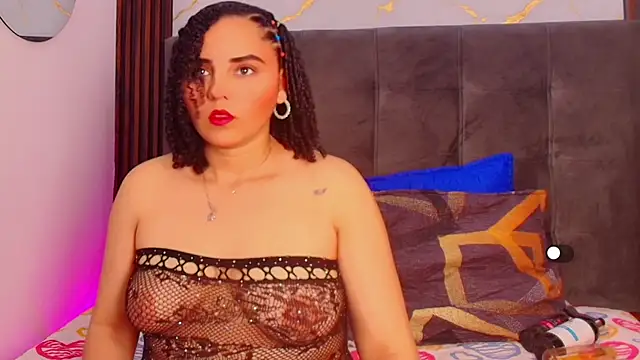 Snapshot of Sol__Latina chatting on 06.16.26 Sol Latina online show from 06.16.26