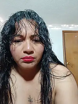Snapshot of agatha_tittis chatting on 05.20.26 agatha tittis online show from 05.20.26