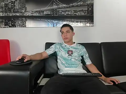 Snapshot of rocco_gym chatting on 06.20.26 rocco gym online show from 06.20.26