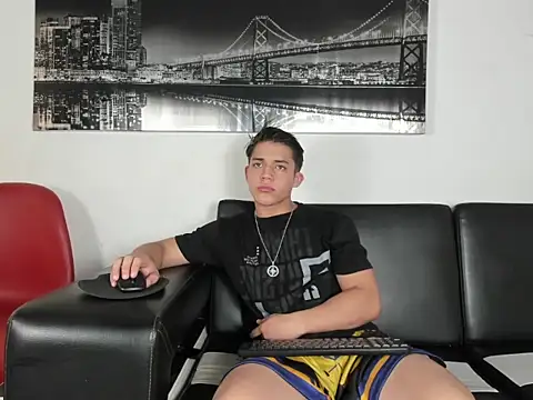 Snapshot of rocco_gym chatting on 06.29.26 rocco gym online show from 06.29.26