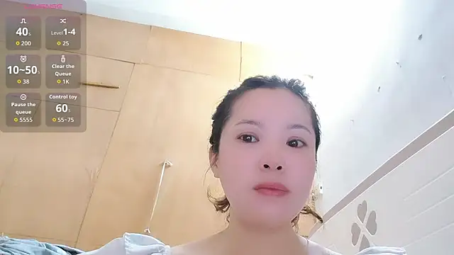 Snapshot of F-Yingying chatting on 06.20.26 F-Yingying online show from 06.20.26