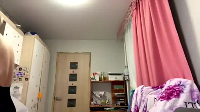 Snapshot of CuteLilit chatting on 05.16.26 CuteLilit online show from 05.16.26