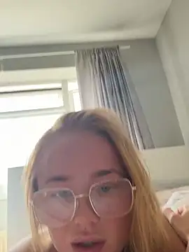 Snapshot of miaflowerxx chatting on 07.30.26 miaflowerxx online show from 07.30.26