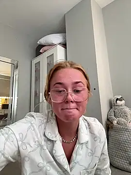 Snapshot of miaflowerxx chatting on 08.01.26 miaflowerxx online show from 08.01.26