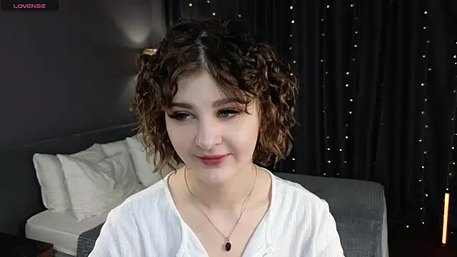 Snapshot of Kira__Fluffy chatting on 06.06.26 Kira Fluffy online show from 06.06.26