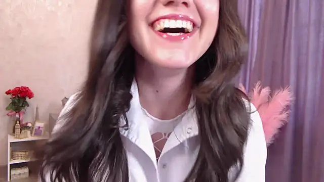 Snapshot of SusanMorandi chatting on 06.19.26 SusanMorandi online show from 06.19.26