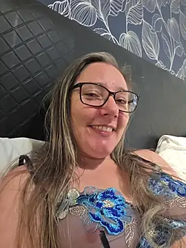 Izzylove47 online show from 07.17.26