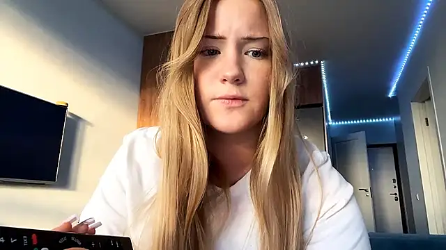 Snapshot of Lisi_Kiss_ chatting on 06.07.26 Lisi Kiss online show from 06.07.26