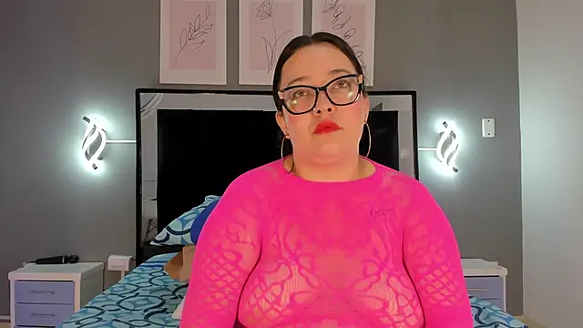 Snapshot of zoe_curvyy chatting on 06.16.26 zoe curvyy online show from 06.16.26