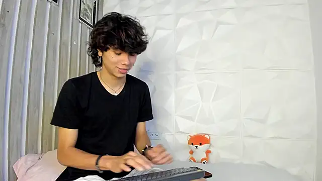 Snapshot of sckrapper chatting on 05.25.26 sckrapper online show from 05.25.26