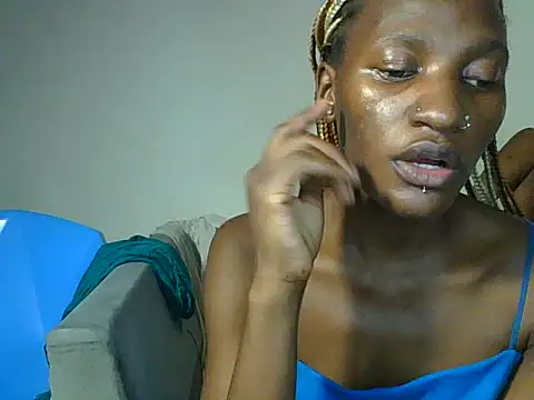 Snapshot of SleekCandy_petites chatting on 06.14.26 SleekCandy petites online show from 06.14.26