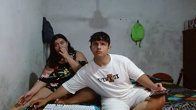 ParejaCurvy20 online show from 06.27.26