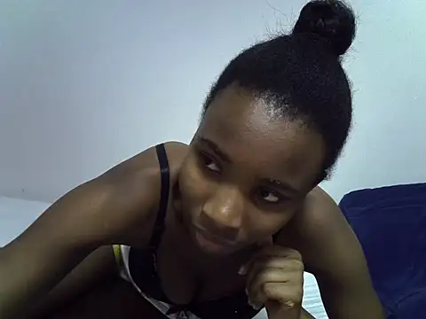 Snapshot of lee_shaz chatting on 06.23.26 lee shaz online show from 06.23.26