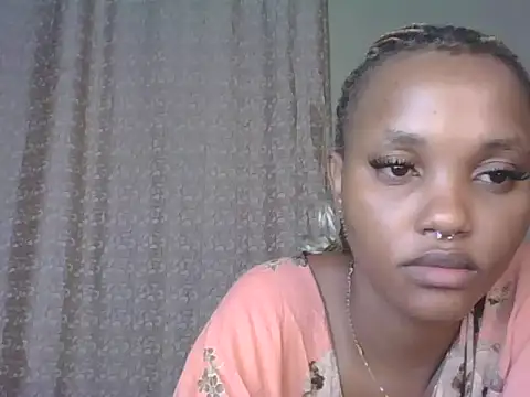 Snapshot of PrettyT5 chatting on 06.28.26 PrettyT5 online show from 06.28.26