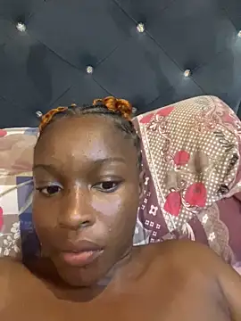 Snapshot of SassyPaulette chatting on 05.27.26 SassyPaulette online show from 05.27.26