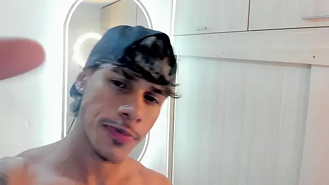 Snapshot of Joao_da_silva19 chatting on 06.26.26 Joao da silva19 online show from 06.26.26