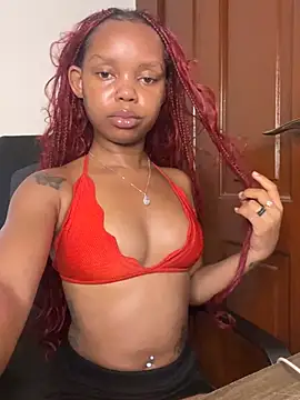 Snapshot of sexyie_caramel chatting on 06.02.26 sexyie caramel online show from 06.02.26