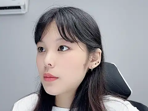 Snapshot of Mia8888 chatting on 05.23.26 Mia8888 online show from 05.23.26