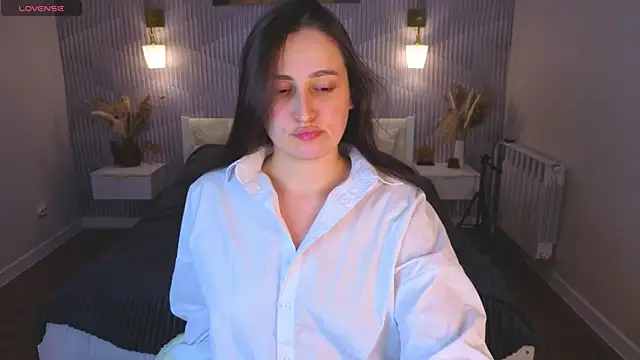 Elizabet Colllins online show from 07.06.26