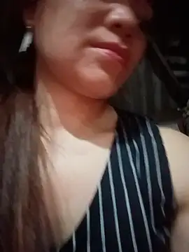 Snapshot of lya_sexyy chatting on 06.27.26 lya sexyy online show from 06.27.26