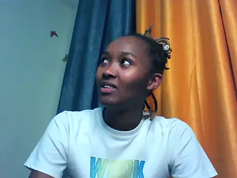 Snapshot of sower_velvet chatting on 05.28.26 sower velvet online show from 05.28.26