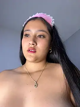 Snapshot of amara_huxly chatting on 07.03.26 amara huxly online show from 07.03.26