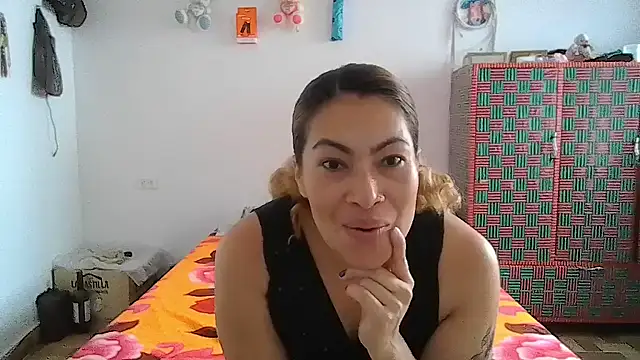 Layla-Astrum online show from 06.03.26