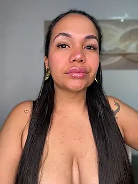 NoahJade online show from 07.10.26