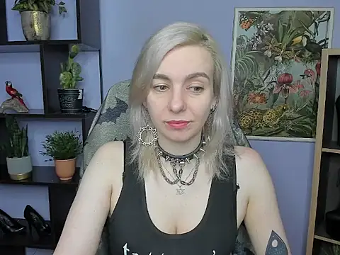 Snapshot of velvetanne chatting on 05.29.26 velvetanne online show from 05.29.26