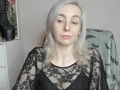 Snapshot of velvetanne chatting on 06.29.26 velvetanne online show from 06.29.26