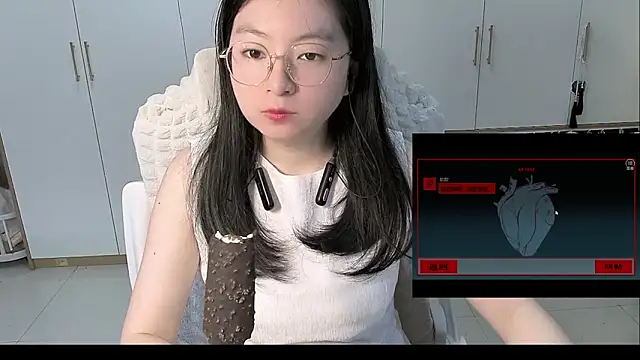 Snapshot of Erya-369 chatting on 06.13.26 Erya-369 online show from 06.13.26