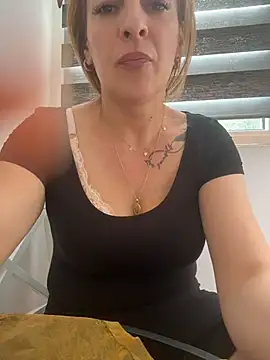 Hot-Milf4U online show from 06.23.26