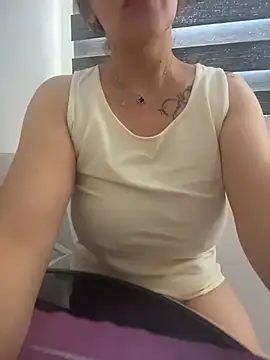 Hot-Milf4U online show from 07.16.26