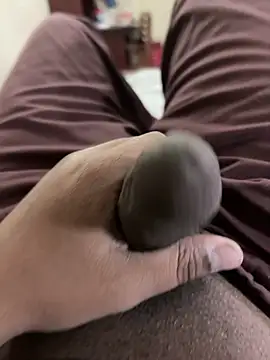 Snapshot of fnero chatting on 02.15.25 fnero online show from 02.15.25