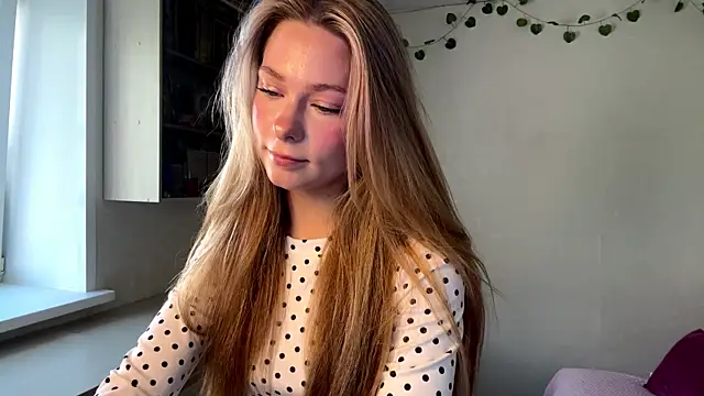 Snapshot of JulietFekete chatting on 05.31.26 JulietFekete online show from 05.31.26