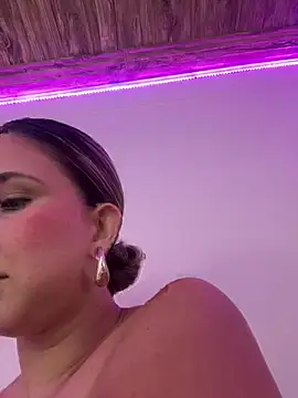 Snapshot of victoriaPastori chatting on 05.22.26 victoriaPastori online show from 05.22.26