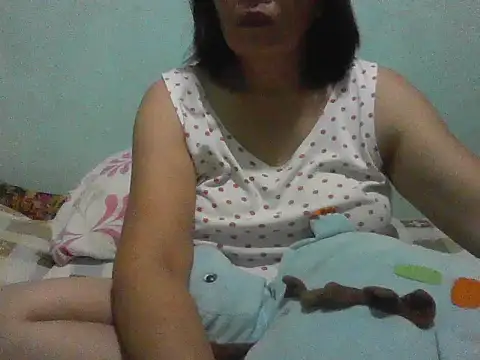 Snapshot of momshe2026 chatting on 06.29.26 momshe2026 online show from 06.29.26