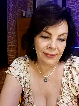 Snapshot of SannyMI-LF chatting on 07.18.26 SannyMI-LF online show from 07.18.26